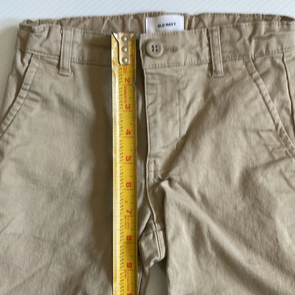Old Navy, khaki flat front shorts. Boys size 6